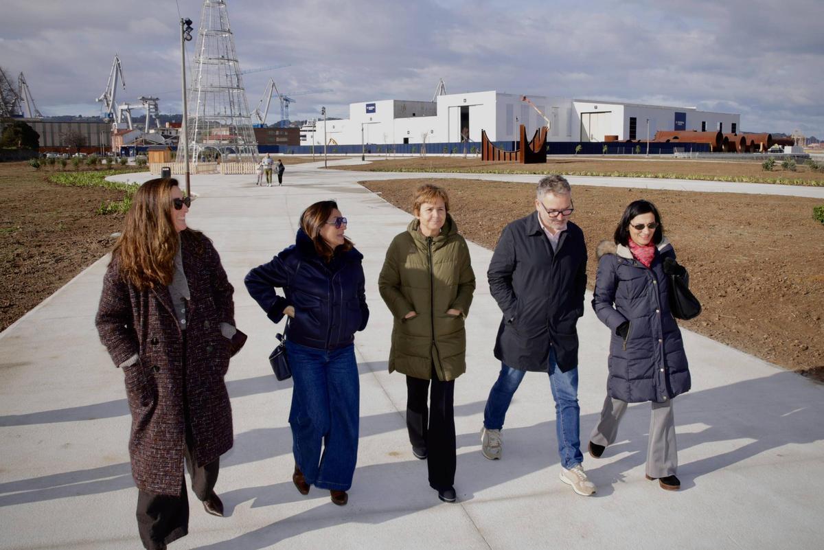 El paseo de Naval Gijón ya está abierto a la ciudadanía (en imágenes)