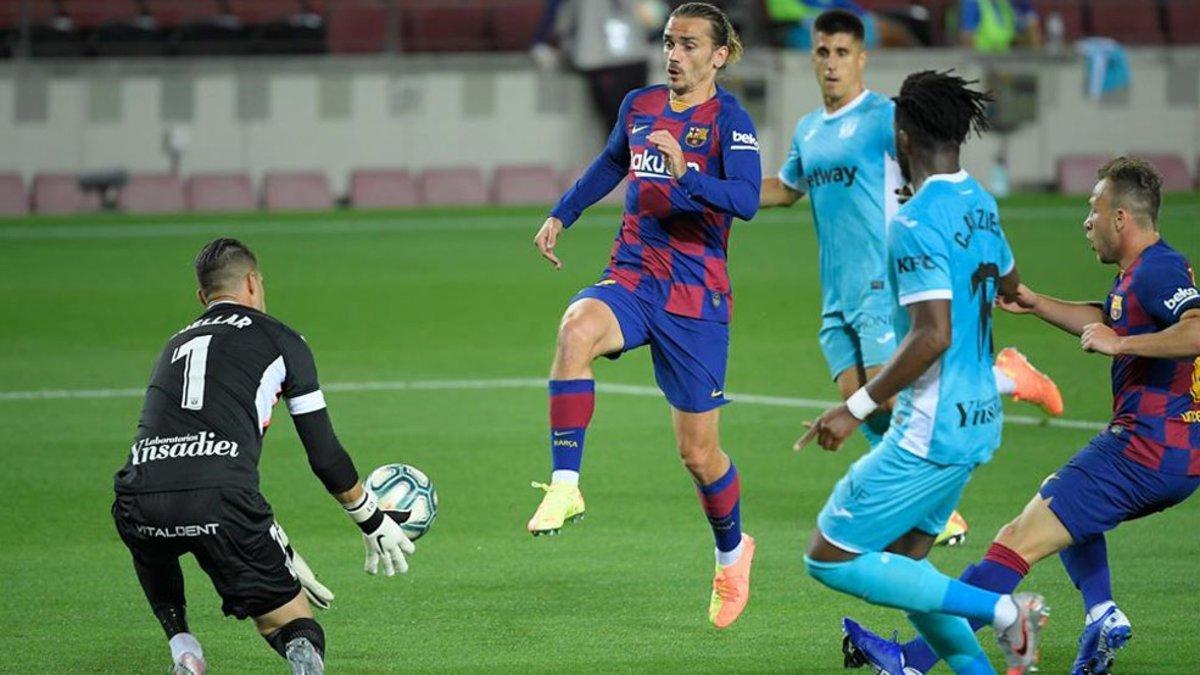 El primer remate del FC Barcelona fue obra de Griezmann a la media hora de juego