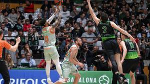 Howard i Giedraitis impulsen el Baskonia a la pista del Joventut