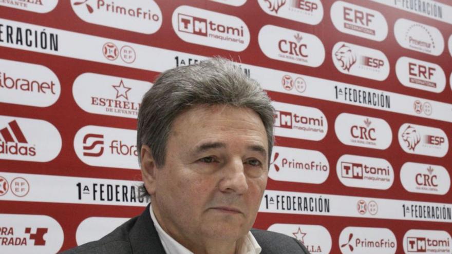 Agustín Ramos, actual presidente del Real Murcia, y Felipe Moreno, empresario que quiere acceder al club grana. | J. C. CAVAL/F. PEÑARANDA