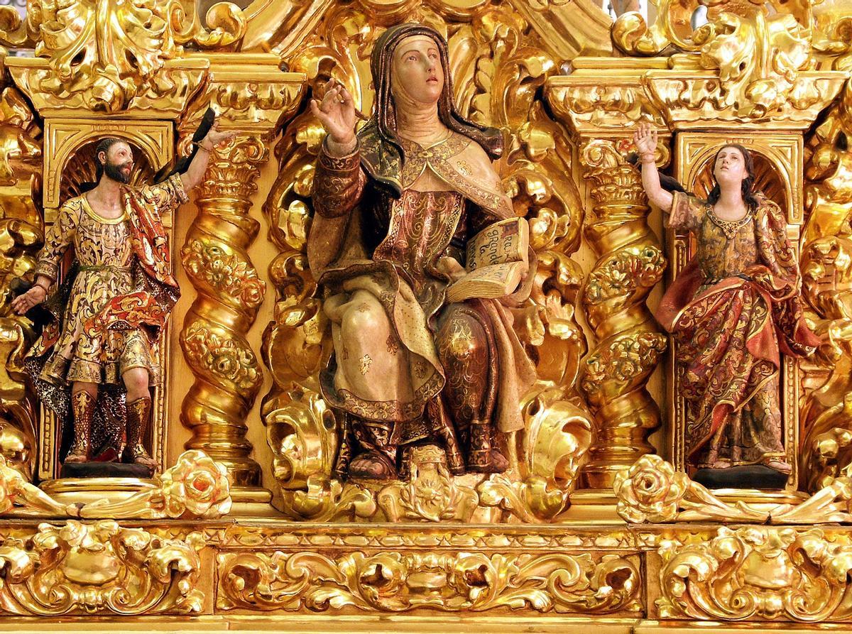 Santa Teresa, de Adrián Risueño, junto a San Ciriaco y Santa Paula, de Manuel Carmona.