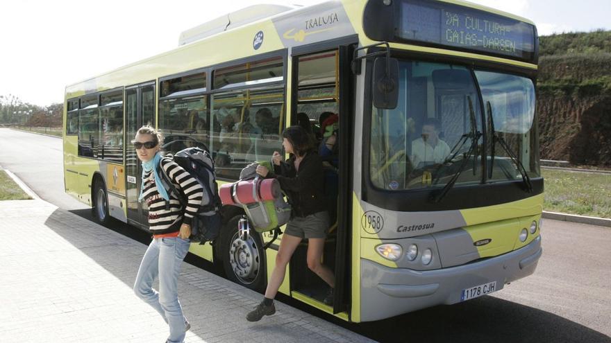 A folga de autobuses urbanos, convocada do 15 ao 18 de xuño, coincidirá co festival O Son do Camiño / Xoán Álvarez