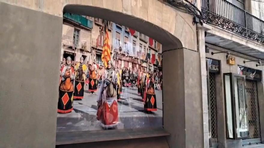 Els vinils que decoren el carrer de Sobrerroca