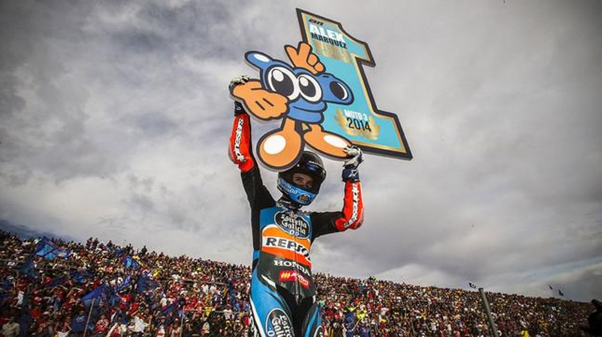 Àlex Márquez, eufòric després de conquistar el Mundial de Moto3.