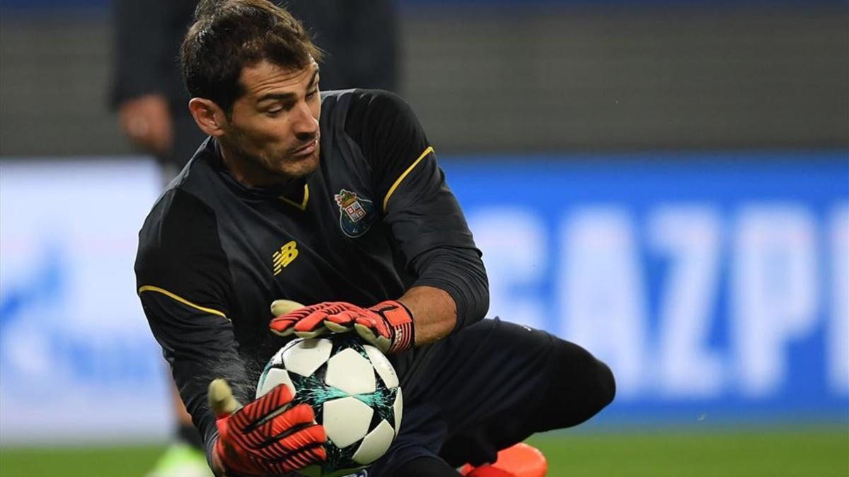 Casillas podría cambiar Oporto por Newcastle