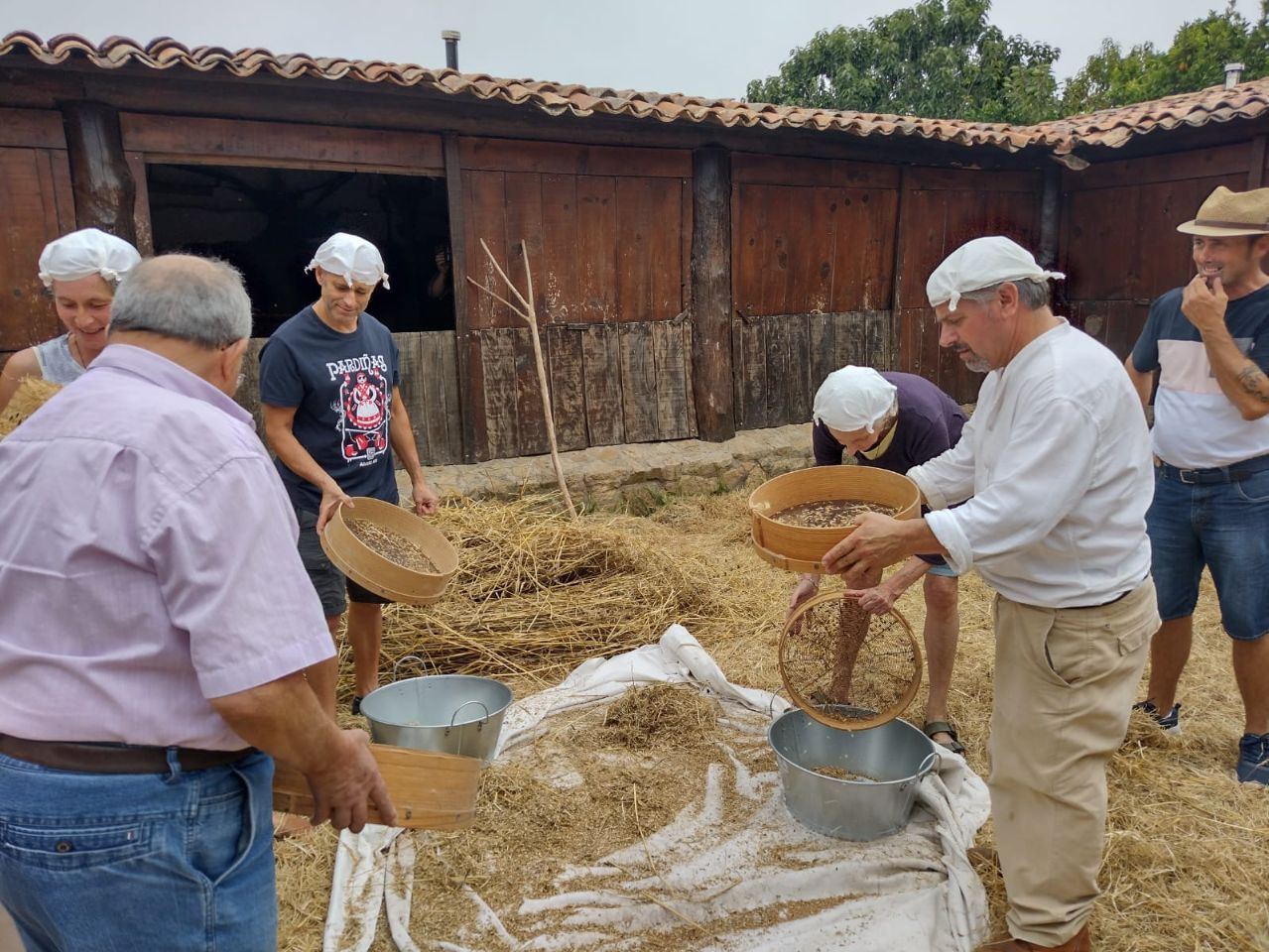 Un momento de la "Festa da Malla" celebrada en la casa museo O Quinteiro de Temperán, en San Vicente de O Grove.