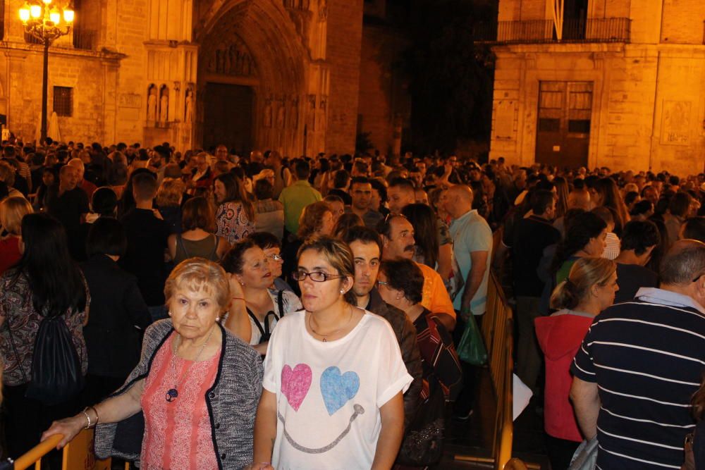 Noche del Besamano de la Virgen