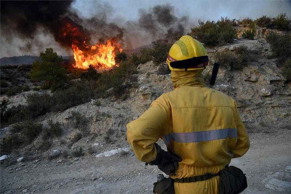 Impresionante incendio en la sierra de Alcubierre