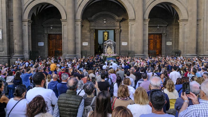 Peregrinación del Hospital Insular a la Catedral por la Vega de San José