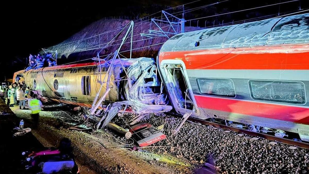 Decenas de muertos tras descarrilar dos trenes de alta velocidad en la provincia de Córdoba