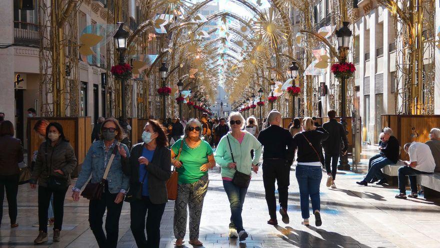 La calle Larios de Málaga con decoración navideña.