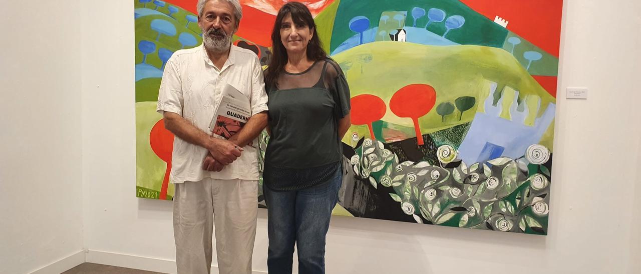 Ramon de Campos y Josefina Pino posan en la Casa de Cultura de Felanitx.