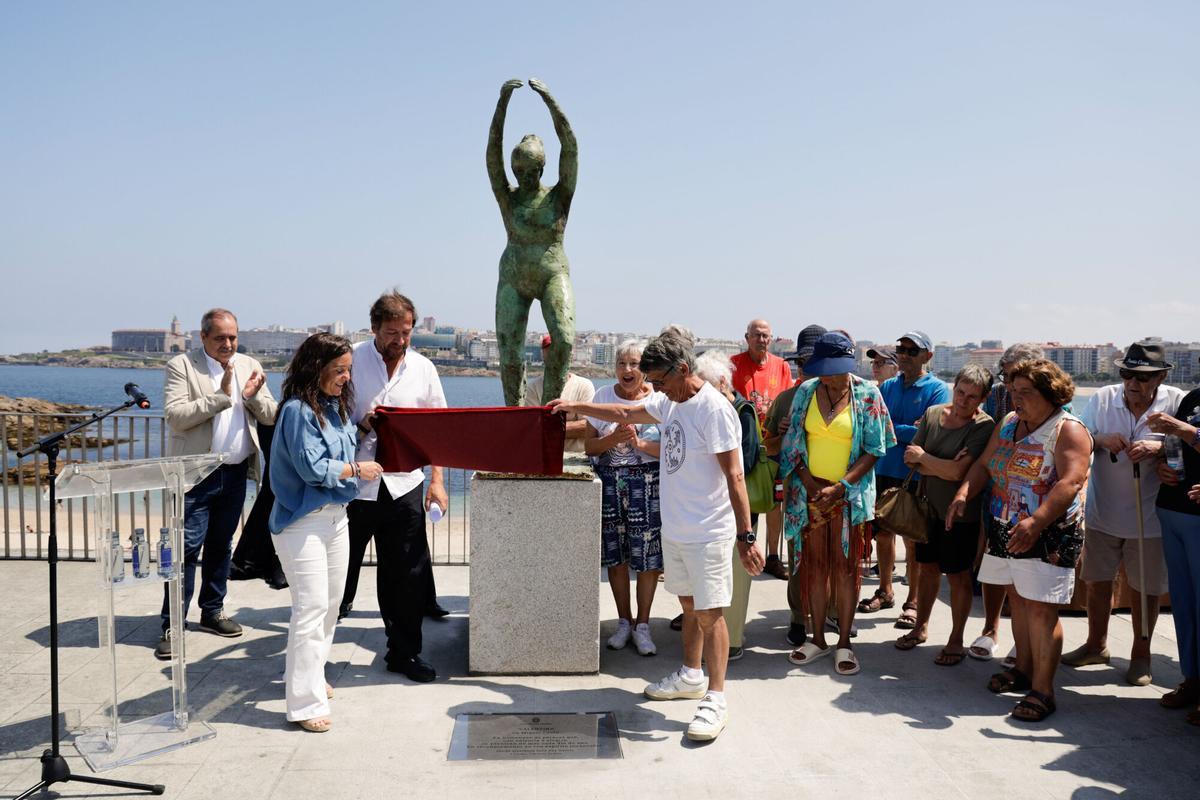 Inauguración de 'Valentina', la nueva obra en bronce de Miguel Couto