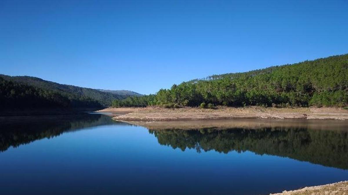 Embalse de Albarellos.