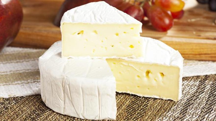 Un delicioso queso camembert.