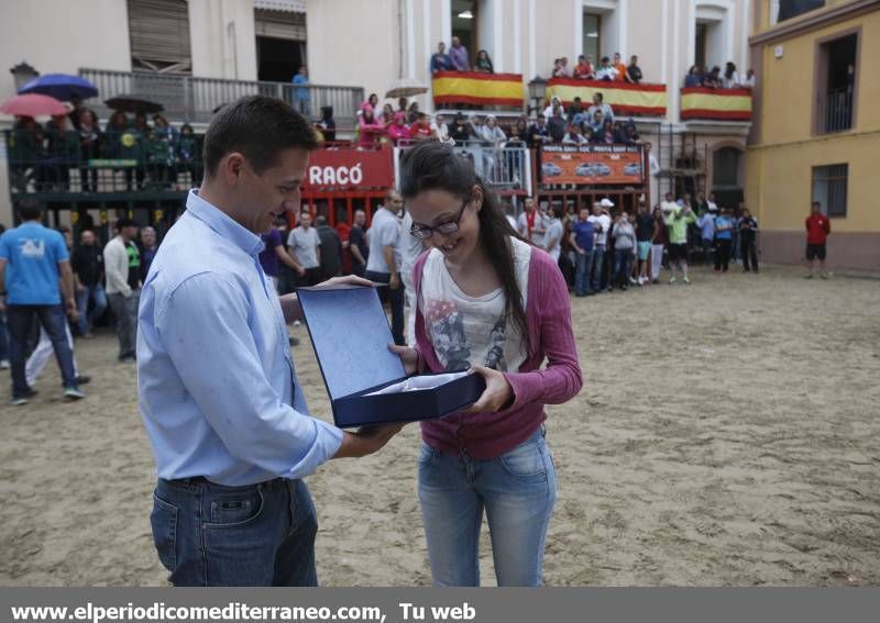 GALERÍA DE FOTOS -- Almassora late con toros bravos pese a la lluvia