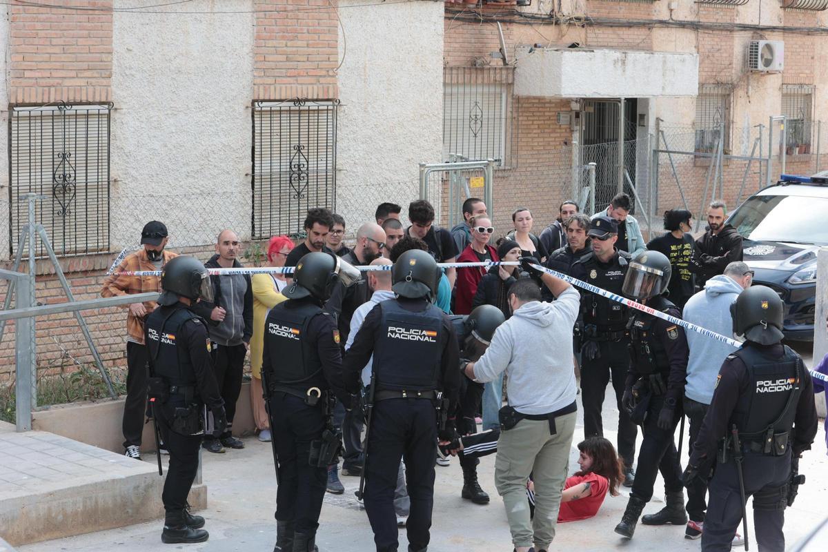 Desahucio en el barrio Juan XXIII de Alicante Desahucio en el barrio Juan XXIII de Alicante