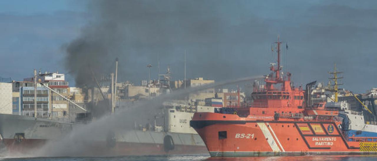 Un año del incendio en un pesquero que dejó apestando el Istmo