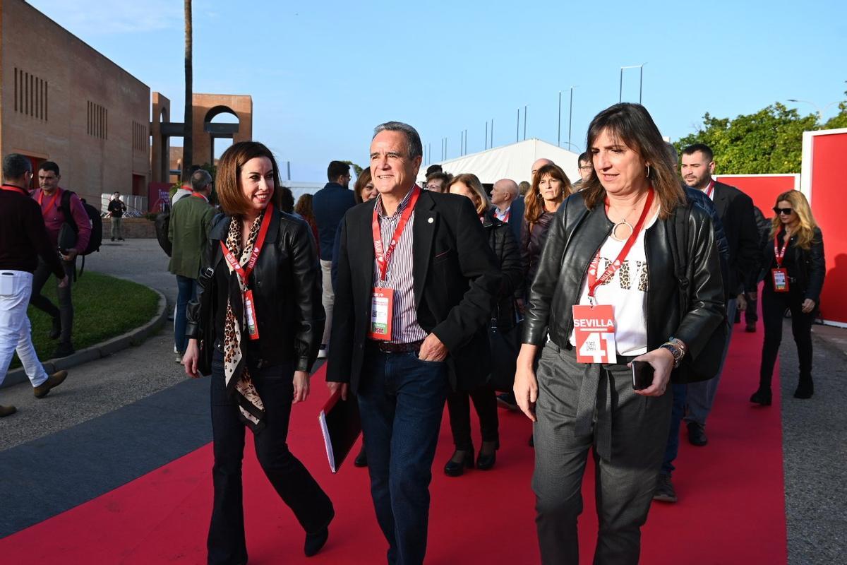 Ladrero, Sánchez Quero y Ranera, en el Congreso Federal del PSOE en Sevilla.
