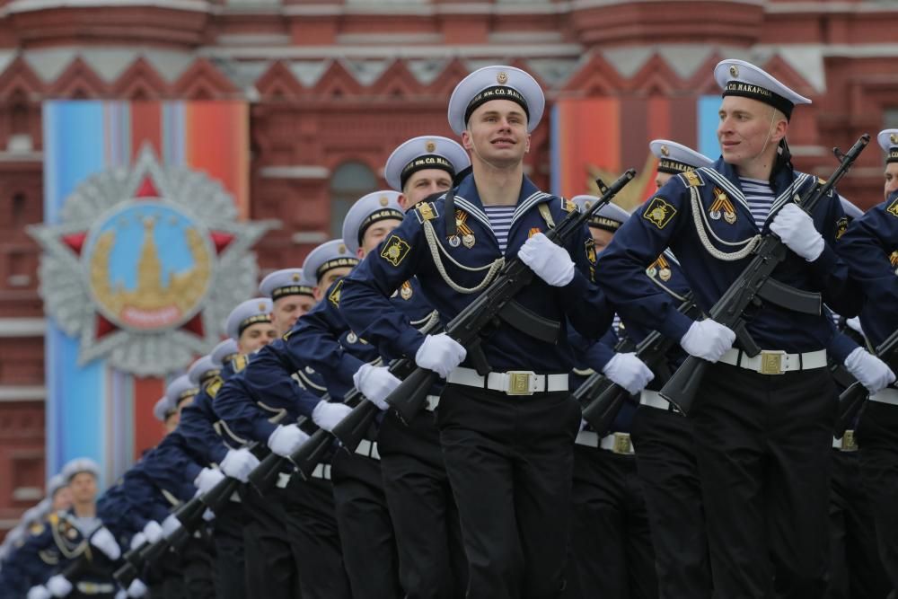 Desfile militar en Moscú por el 72 Día de la Victoria.