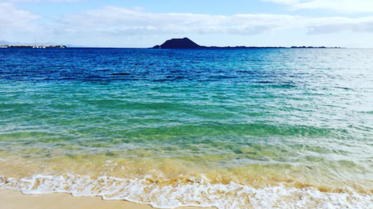 Estas son las tres playas con bandera negra en Canarias