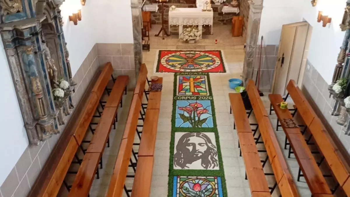 Tradición y color en Zardaín: el pueblo tinetense se vuelca con las alfombras del Corpus