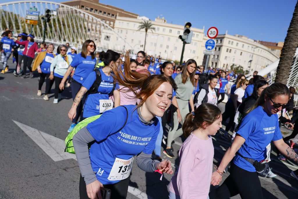 Imágenes del recorrido de la Carrera de la Mujer: avenida Pío Baroja y puente del Reina Sofía (I)