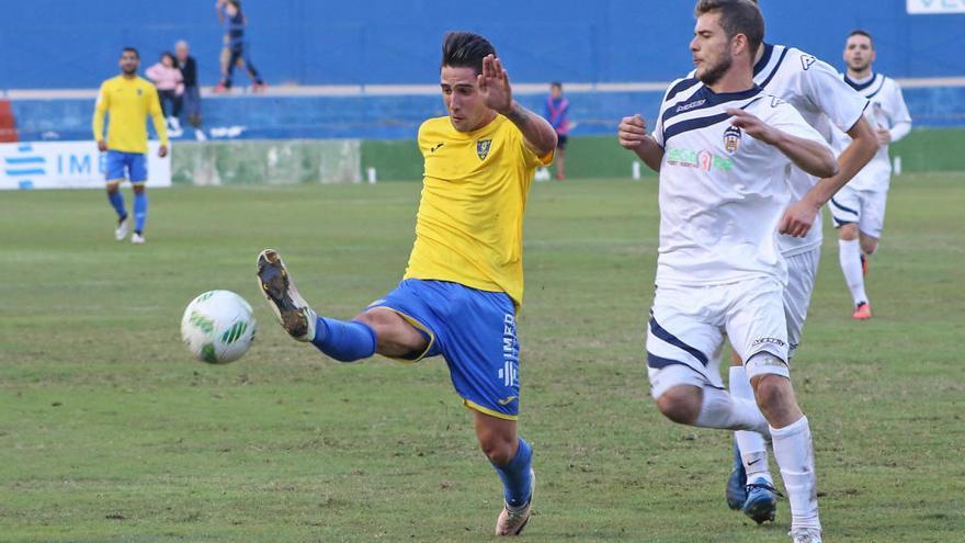 El Orihuela denunciará al jugador Raúl González tras fichar por el Ontinyent