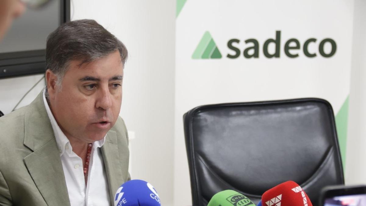El presidente de Sadeco, Miguel Ruiz Madruga, durante una rueda de prensa.