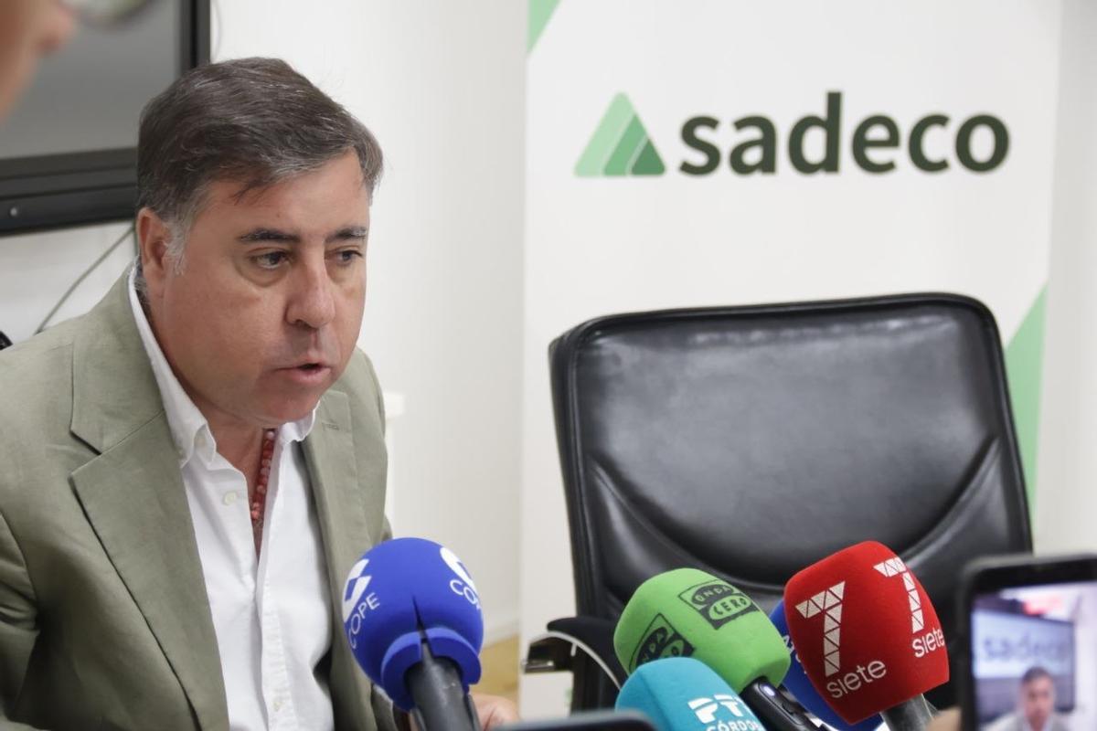 El presidente de Sadeco, Miguel Ruiz Madruga, durante la rueda de prensa.
