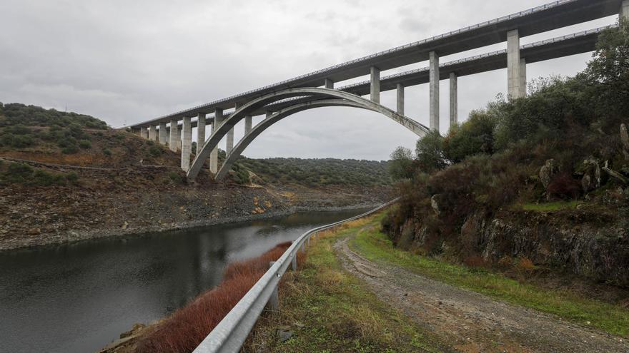 El nuevo trasvase de agua a Cáceres se retrasa al seguir con el trámite ambiental