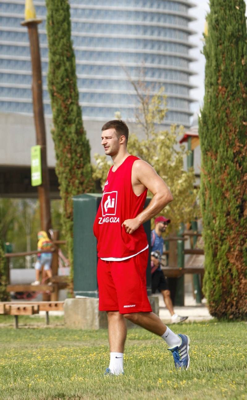 Fotogalería del primer entrenamiento del CAI Zaragoza