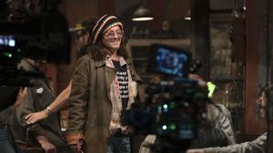 Johnny Depp, director de la película Modigliani: tres días en Montparnasse, en un momento del rodaje.