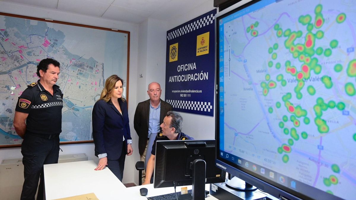 La acaldesa vivista la nueva Oficina Antiokupación
