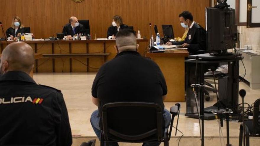 El hombre condenado por la agresión sexual, durante el juicio en la Audiencia de Palma.