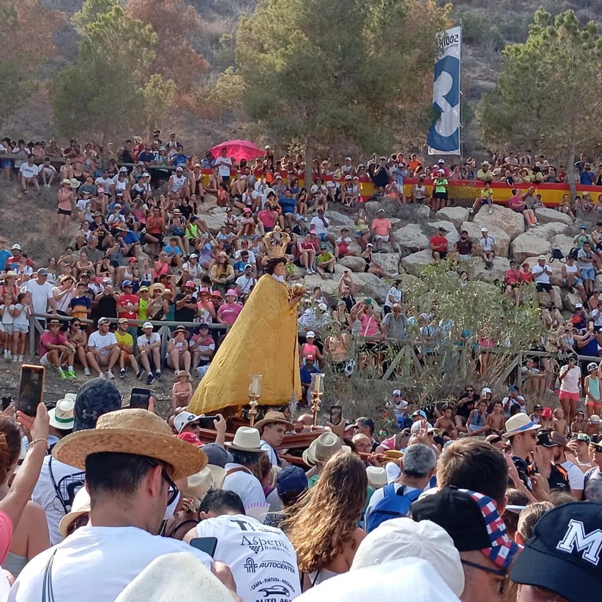 La llegada de la Virgen de las Nieves volverá a reunir a miles de aspenses en las calles de la localidad.