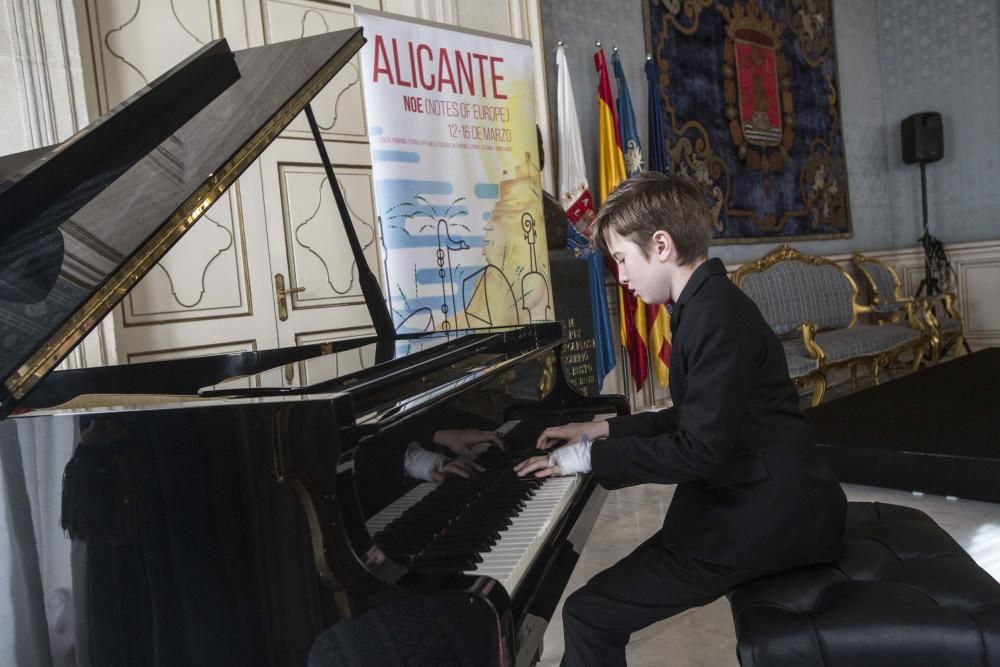 El Ayuntamiento de Alicante conmemora el "Día Internacional en Memoria de las Víctimas del Holocausto"