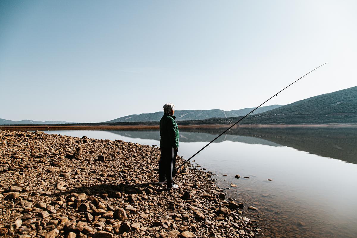 Jesús pasa la mañana en el embalse Torre de Abraham,  el cual originalmente contaba con una capacidad de 180 hectómetros cúbicos pero que en estos momentos se encuentra al 6-7% de su capacidad total.