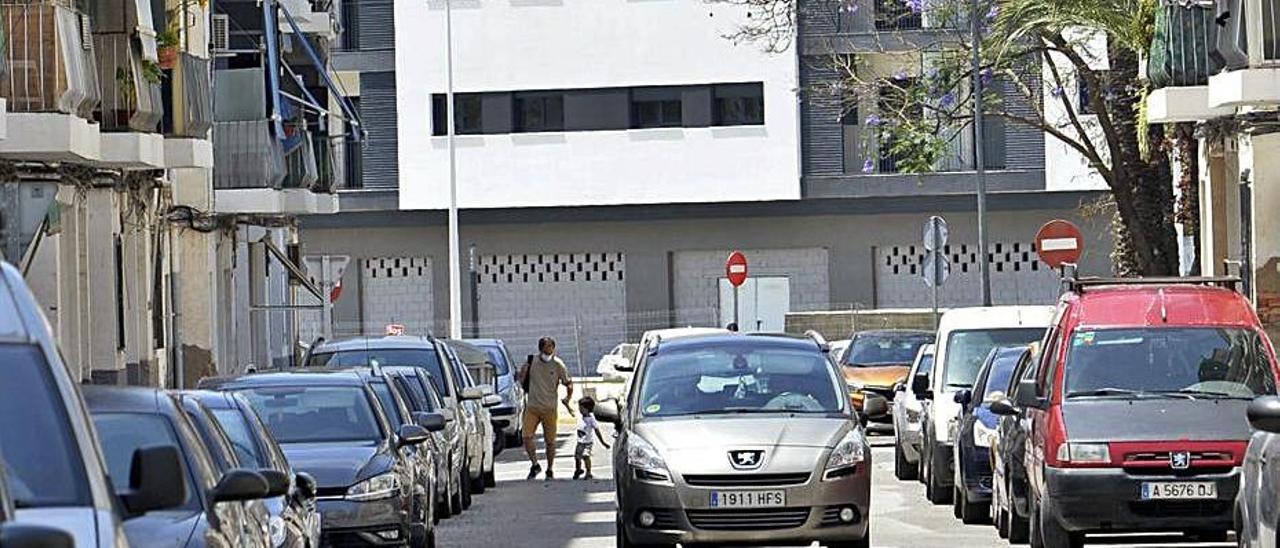 El tercer edificio del barrio  San Antón. | MATÍAS SEGARRA