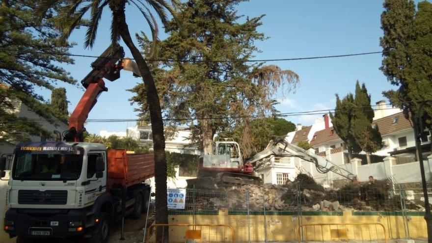 Una montaña de escombros en lo que era la casa del cónsul de México en Málaga