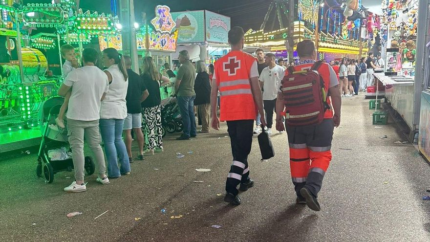 12 personas son atendidas por Cruz Roja en el ferial de Badajoz este martes