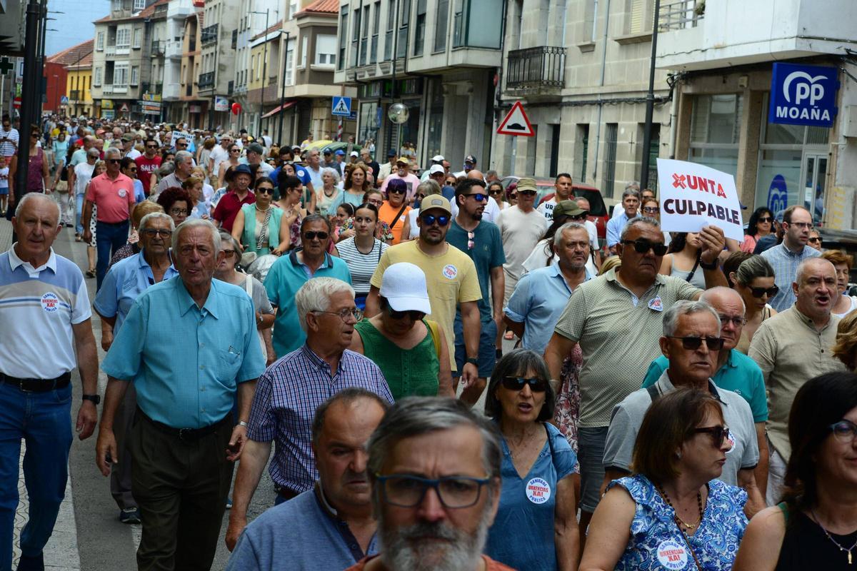 Paso por la calle Ramón Cabanillas.