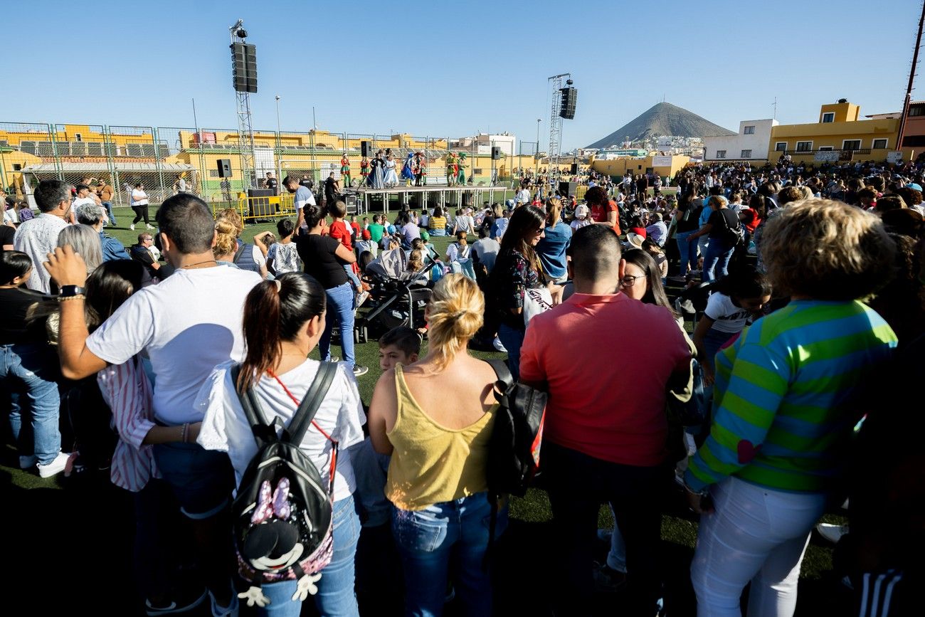 Miles de personas llenan de ilusión el Estadio de Barrial en la llegada de los Reyes Magos