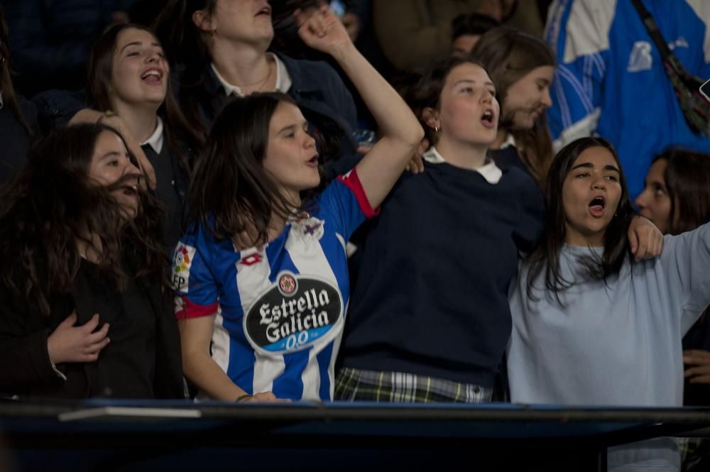 La afición del Dépor llena Riazor ante el Mallorca