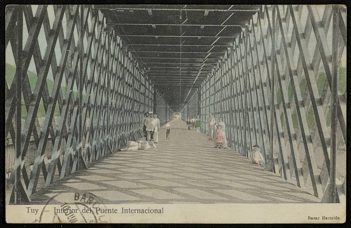 Postal del interior del puente.
