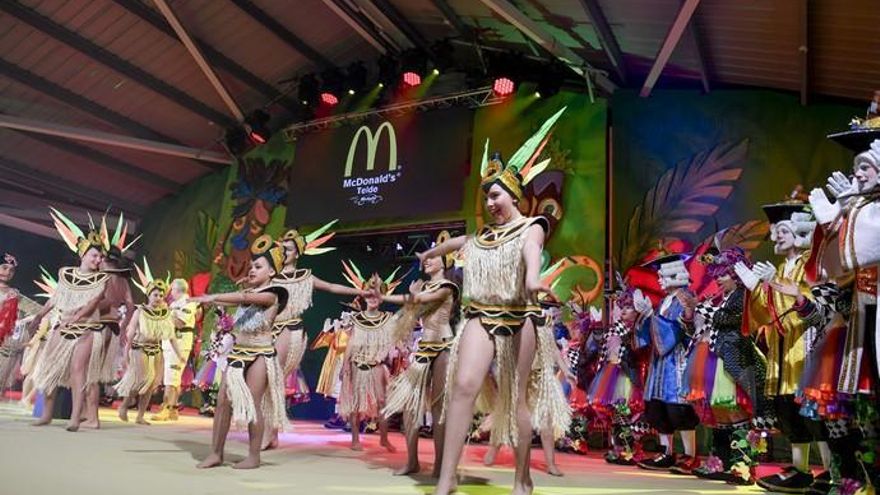 El Carnaval calienta motores en Telde con la presentación de la murga Los Diver