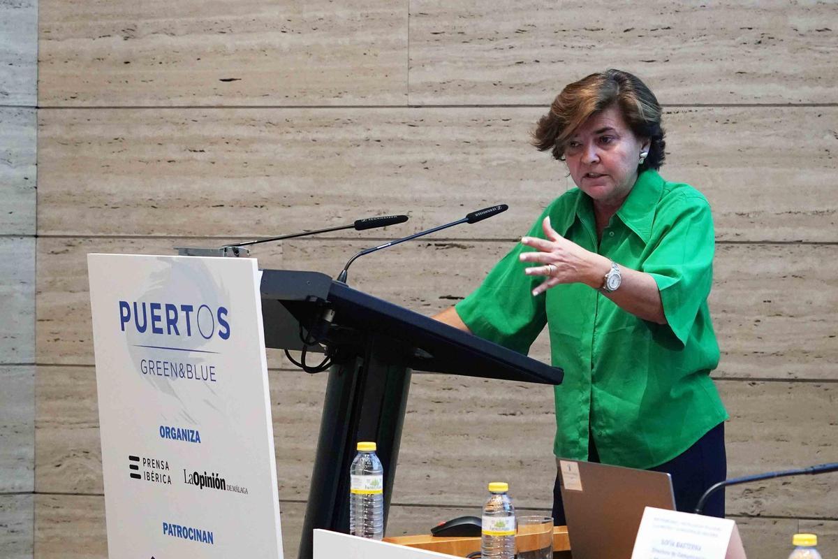 Eva Miquel Subías presentó el evento y moderó la mesa redonda
