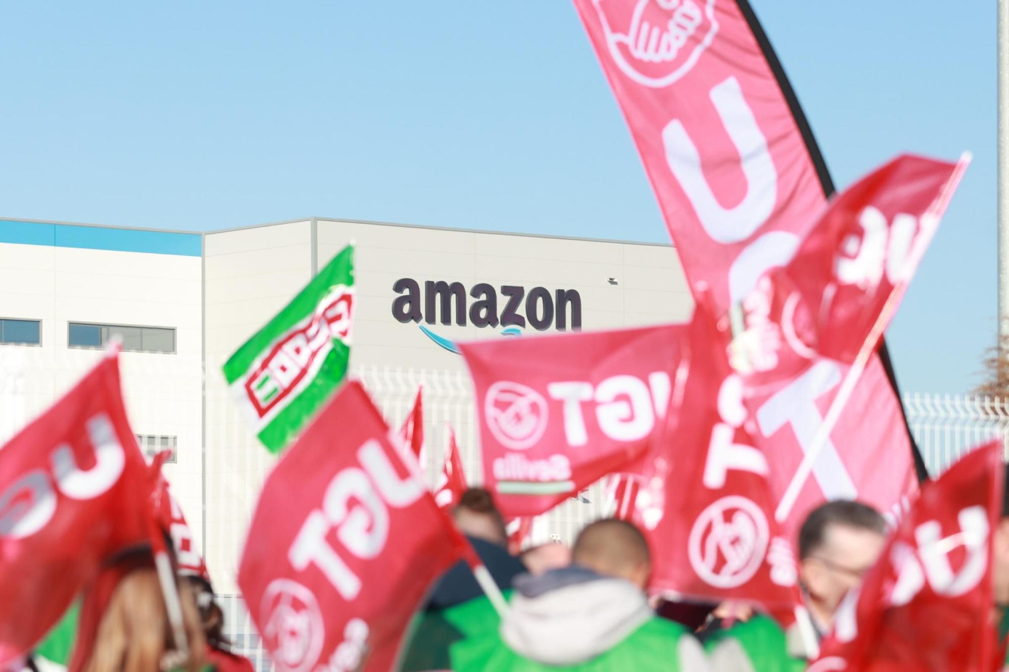PARO DE LA PLANTILLA | Huelga indefinida en Amazon por la mejora de los  salarios en plena campaña de Navidad