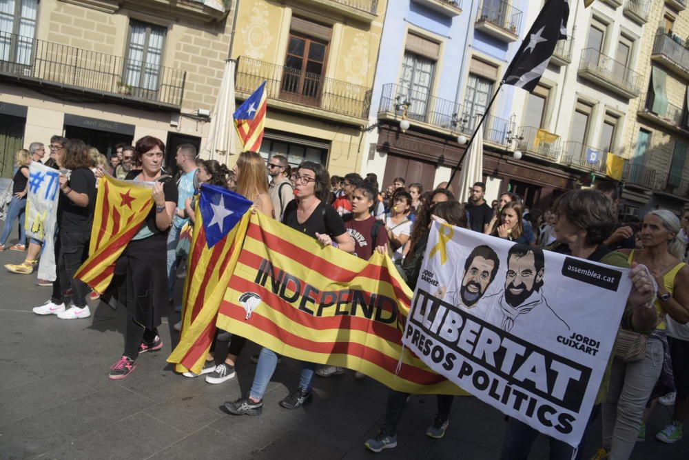 Respostes a la sentència: centenars de persones es manifesten a Manresa contra la sentència