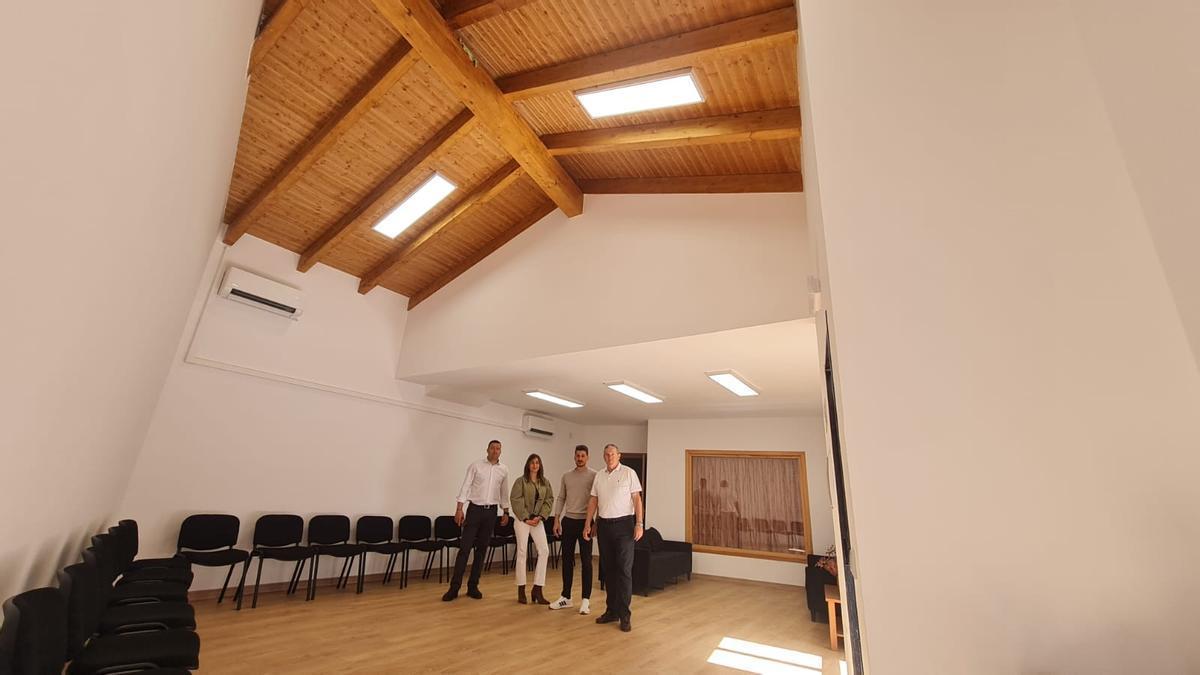 Javier Faúndez visita el tanatorio de Sejas de Aliste